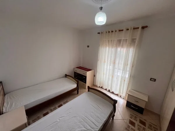 Tirane, jepet me qera apartament 2+1 Kati 2, 100 m² 800 € (sauk)