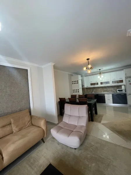 Tirane, jepet me qera apartament 1+1+Ballkon Kati 3, 80 m² 600 € (Liqeni i That)
