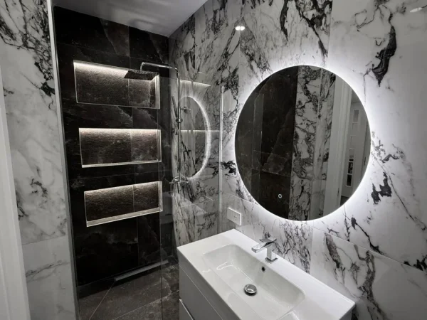 Tirane, jepet me qera apartament 2+1+Ballkon Kati 4, 102 m² 1.200 € (Rruga Mine Peza)