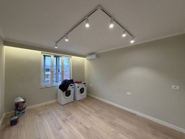 Tirane, shitet apartament 1+1 Kati 5, 45 m² 125.000 € (21 DHJETORI)