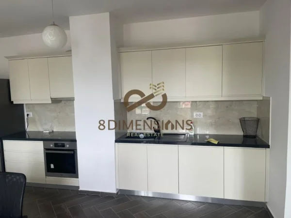 Tirane, jepet me qera zyre Kati 8, 64 m² 750 € (myslym shyr)