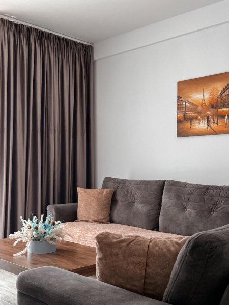 Jepet me Qera Apartament 1+1 ne 5 Maj,pas Concordit,   500 €URO