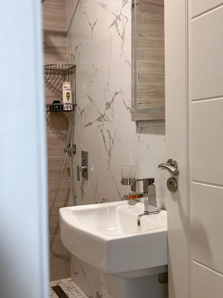 Jepet me Qera Apartament 1+1 ne 5 Maj,pas Concordit,   500 €URO