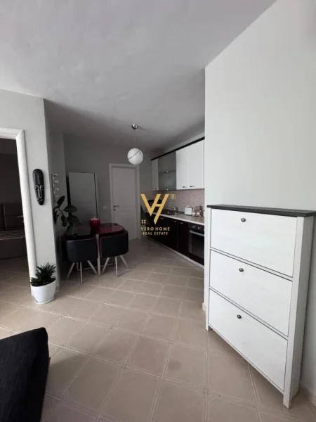 Tirane, jepet me qera apartament 1+1+Ballkon Kati 2, 65 m² 650 € (RRUGA NDRE MJEDA)