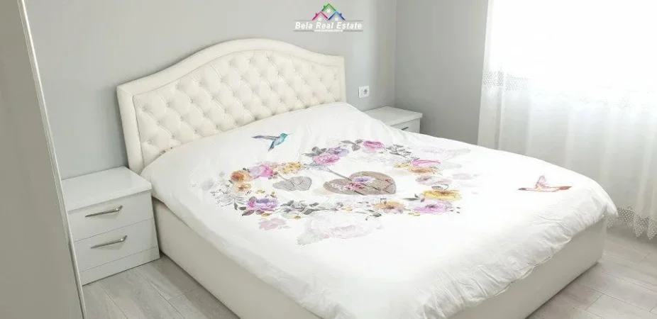 Tirane, jepet me qera apartament 1+1 Kati 4, 75 m² 500 € (Rruga Xhanfize Keko)