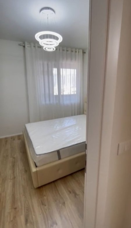 Tirane, jepet me qera apartament 2+1 Kati 10, 82 m² 600 € (Golden Park Residence, Perballe Spitalit Amerikan 3)