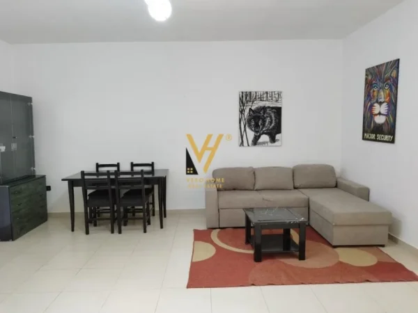 Tirane, jepet me qera apartament 1+1+Ballkon Kati 8, 75 m² 400 € (YZBERISHT)