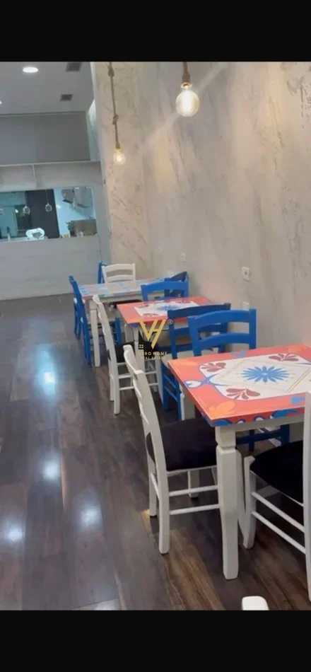 Tirane, jepet me qera bar-resorant Kati 0, 88 m² 1.400 € (STADIUMI DINAMO)