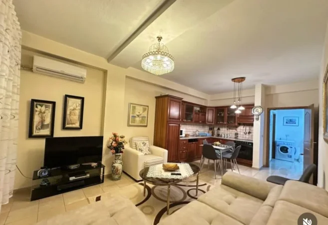 Tirane, jepet me qera apartament 1+1+Ballkon Kati 5, 73 m² 700 € (Bllok, Rr. Vaso Pasha)