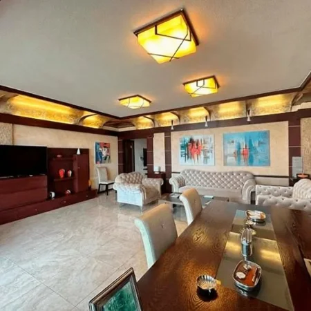 Tirane, jepet me qera apartament 3+1+Ballkon Kati 9, 216 m² 