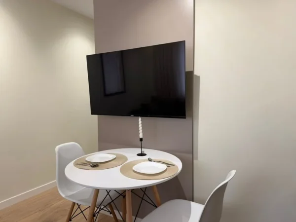 Tirane, shiten 2 apartamente 1+1 Kati 5, 65 m² 200.000 € (21 Dhjetori)