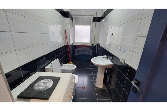 Tirane, shitet apartament 2+1+Ballkon Kati 2, 89 m² 190.000 € (Brryli)