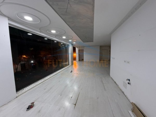 Tirane, shitet ambjent biznesi Kati 1, 71 m² 250.000 € (21 Dhjetori)