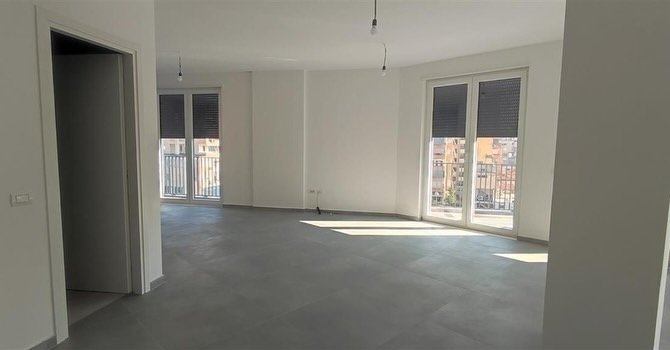Tirane, jepet me qera zyre Kati 5, 220 m² 2.500 € (9 kateshet)