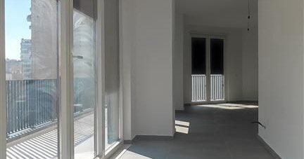 Tirane, jepet me qera zyre Kati 5, 220 m² 2.500 € (9 kateshet)