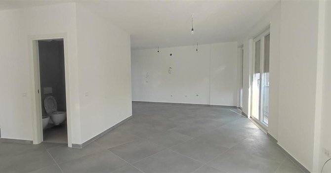 Tirane, jepet me qera zyre Kati 5, 220 m² 2.500 € (9 kateshet)