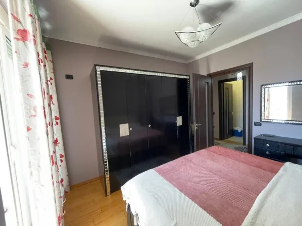 Tirane, shes apartament 2+1+Ballkon Kati 7, 110 m² 213.000 € (Rr. Don Bosko)