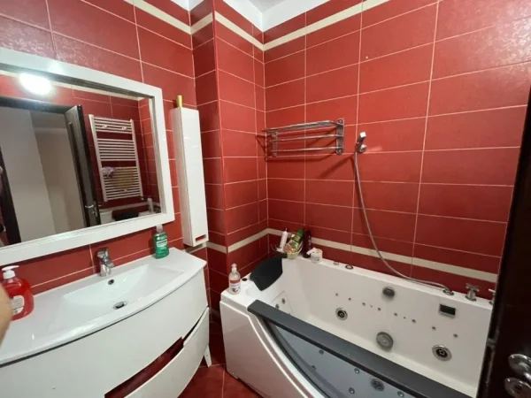 Tirane, shes apartament 2+1+Ballkon Kati 7, 110 m² 213.000 € (Rr. Don Bosko)