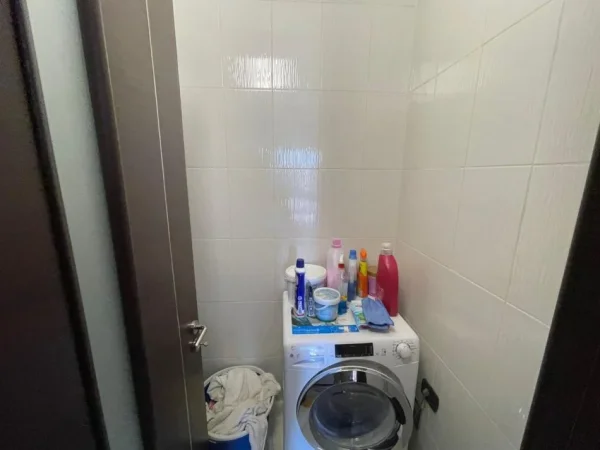 Tirane, shes apartament 2+1+Ballkon Kati 7, 110 m² 213.000 € (Rr. Don Bosko)