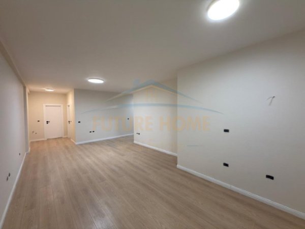Tirane, shitet apartament Kati 2, 94 m² 210.000 €
