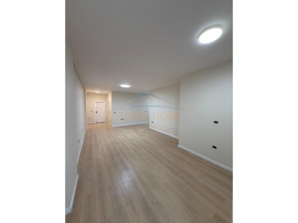 Tirane, shitet apartament Kati 2, 94 m² 210.000 €