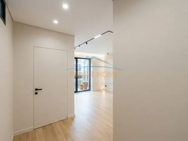 Tirane, jepet me qera zyre Kati 5, 83 m² 1.600 €