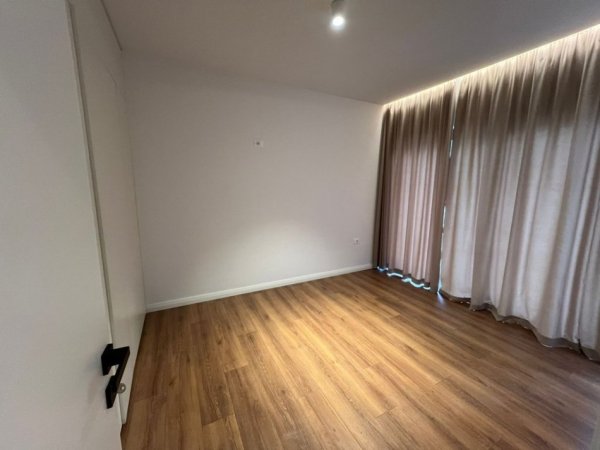 Tirane, jepet me qera apartament Kati 1, 135 m² 1.300 € 