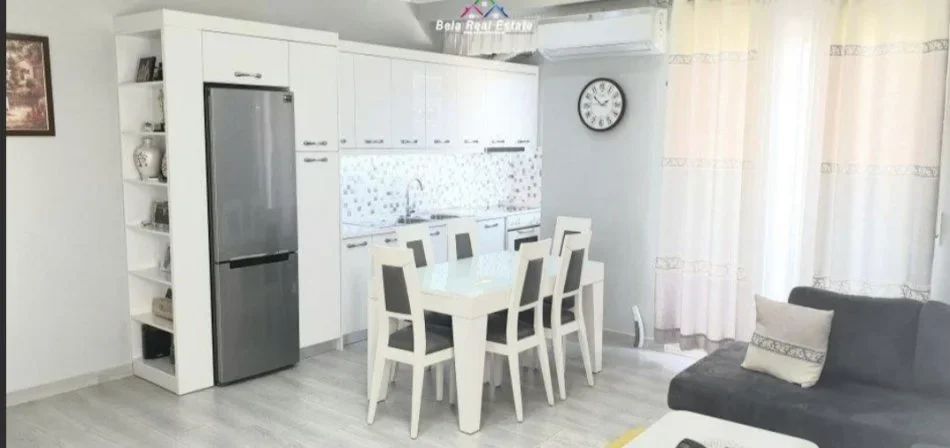 Tirane, jepet me qera apartament 1+1 Kati 4, 75 m² 500 € (Rruga Aleksander Moisiu)