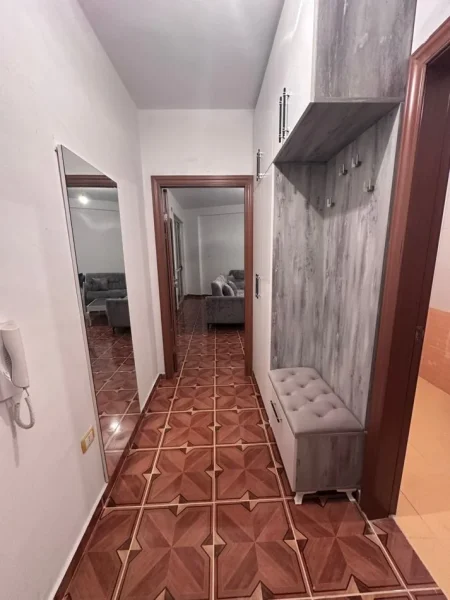 Tirane, jepet me qera apartament 1+1+Ballkon Kati 6, 60 m² 400 € (Pallatet Dilo)