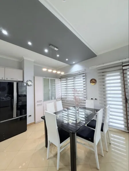 Tirane, jepet me qera apartament 2+1 Kati 2, 160 m² 1.500 € (Rruga e Elbasanit)