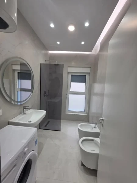 Tirane, jepet me qera apartament 2+1+Ballkon Kati 6, 75 m² 600 € (Rr.Pasho Hysa,Kompleksi Mangalem 21)