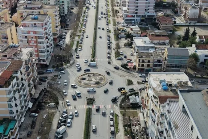 Vlore, shitet ambjent biznesi Kati 0, 147 m² 249.000 € (Rruga Gjergj Kastrioti (Transballkanike), pranë Kafe Mota)