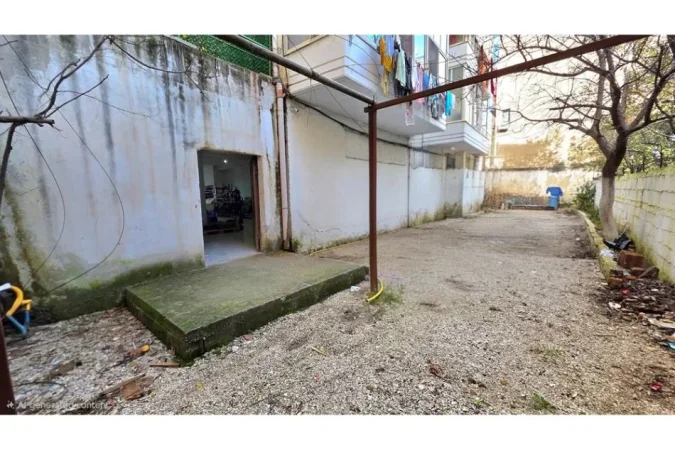 Vlore, shitet ambjent biznesi Kati 0, 147 m² 249.000 € (Rruga Gjergj Kastrioti (Transballkanike), pranë Kafe Mota)