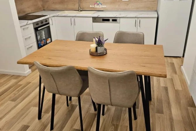 Tirane, jepet me qera apartament 2+1 Kati 2, 100 m² 800 € (Rruga Zonje Curre)