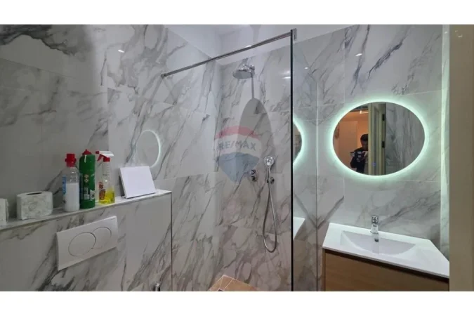 Vlore, jepet me qera garsonier 1+1 Kati 0, 30 m² 210 € (Pas shkollës “Halim Xhelo”, Vlorë)