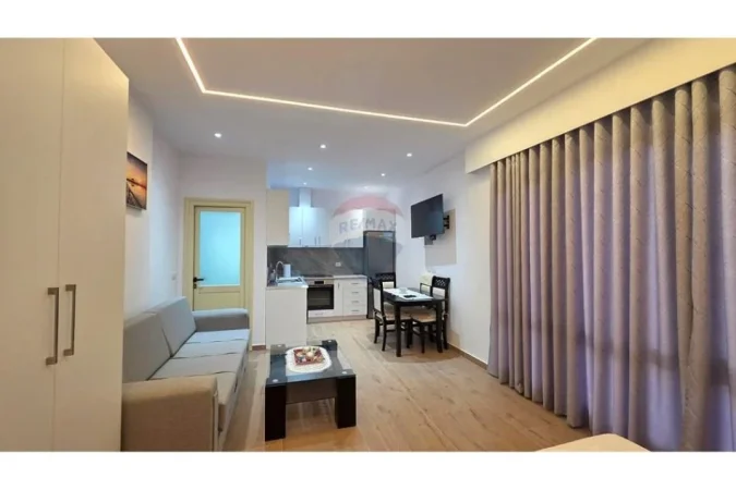 Vlore, jepet me qera garsonier 1+1 Kati 0, 30 m² 210 € (Pas shkollës “Halim Xhelo”, Vlorë)