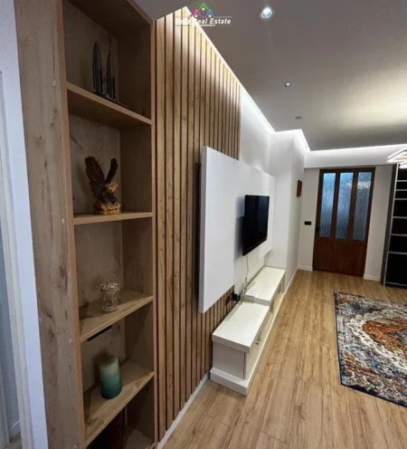 Tirane, jepet me qera apartament 2+1 Kati 2, 120 m² 1.000 € (Rruga Sulejman Pitarka)