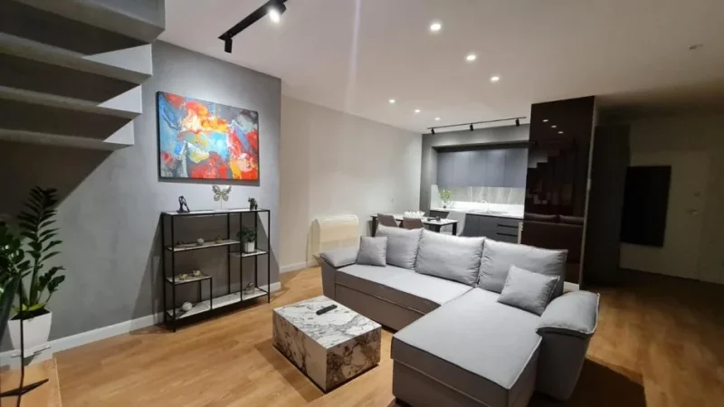 Tirane, jepet me qera apartament duplex 2+1 , 150 m² 1.500 € (rruga barrikadave)