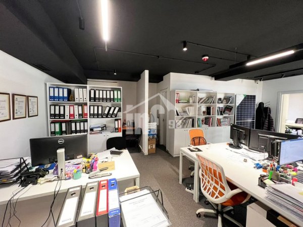 Tirane, jepet me qera zyre Kati 2, 72 m² 1.100 € (TE PAZARI I RI)