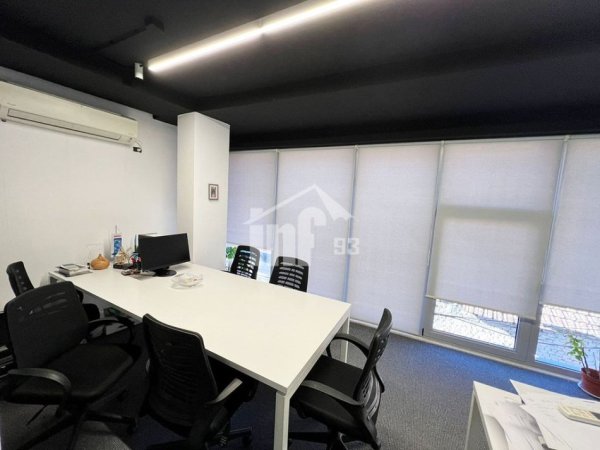Tirane, jepet me qera zyre Kati 2, 72 m² 1.100 € (TE PAZARI I RI)