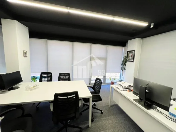 Tirane, jepet me qera zyre Kati 2, 72 m² 1.100 € (TE PAZARI I RI)