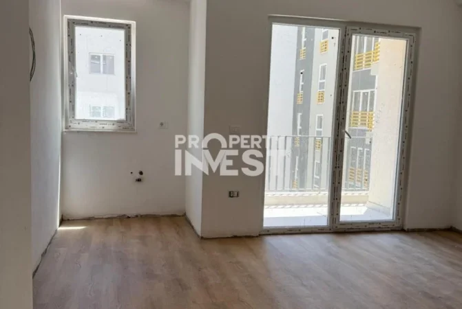 Tirane, jepet me qera zyre Kati 3, 65 m² 450 € (Dritan Hoxha)