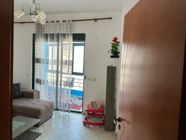 Tirane, shitet apartament 1+1 , 62 m² 85.000 € (Kombinat)