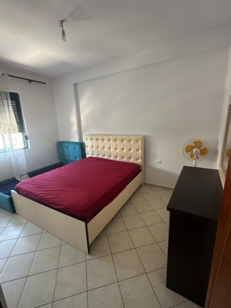Tirane, shitet apartament 1+1 , 62 m² 85.000 € (Kombinat)