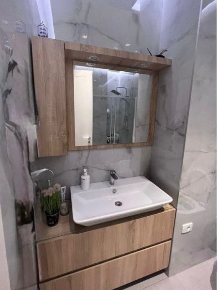 Tirane, shitet apartament 1+1 , 76 m² 250.000 € 