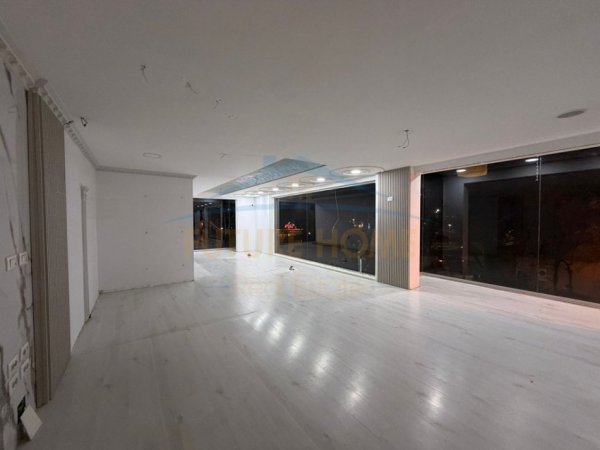 Tirane, shitet ambjent biznesi Kati 1, 72 m² 250.000 € (21 Dhjetori)