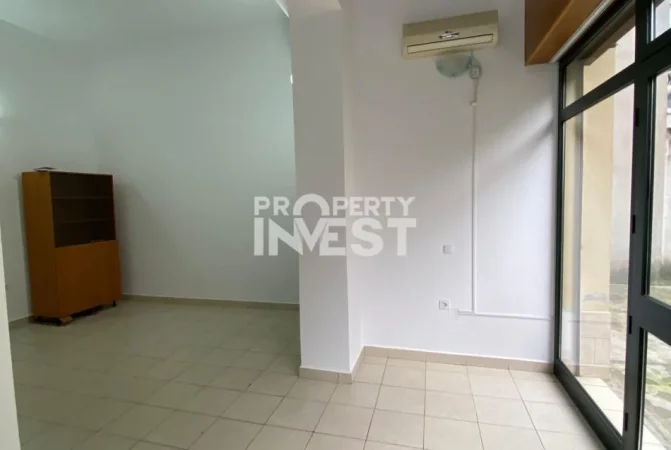 Tirane, jepet me qera ambjent biznesi Kati 0, 40 m² 470 € (Stadiumi Dinamo)