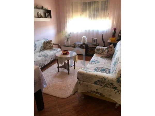 Tirane, shitet apartament 2+1+Ballkon Kati 6, 91 m² 220.000 € (Rruga E Elbasanit)