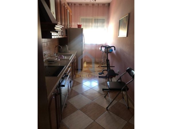 Tirane, shitet apartament 2+1+Ballkon Kati 6, 91 m² 220.000 € (Rruga E Elbasanit)