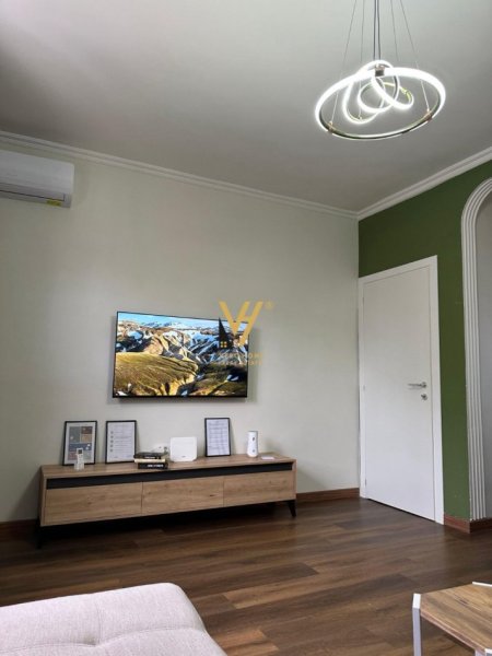 Tirane, jepet me qera apartament 2+1+Ballkon Kati 4, 84 m² 750 € (SHESHI WILLSON)